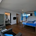 La Laguna فيلة *