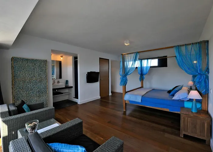 La Laguna Villa *